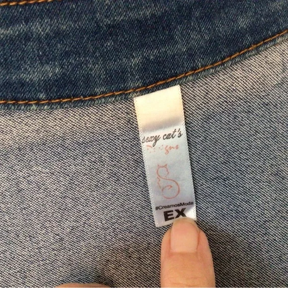 Denim jacket with beaded Minnie Mouse - Picture 9 of 9